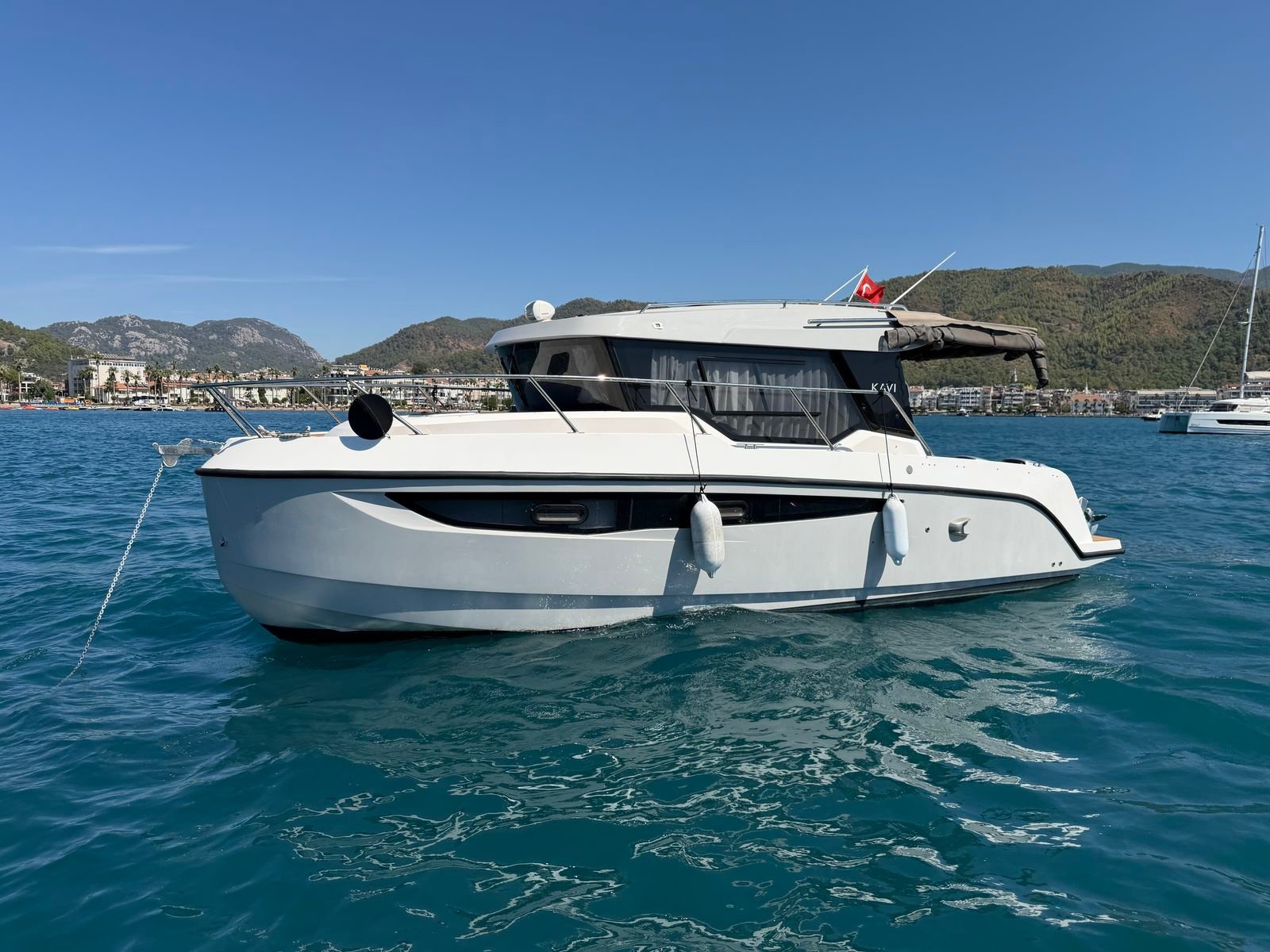 03_Starboard_Bow_Quarter